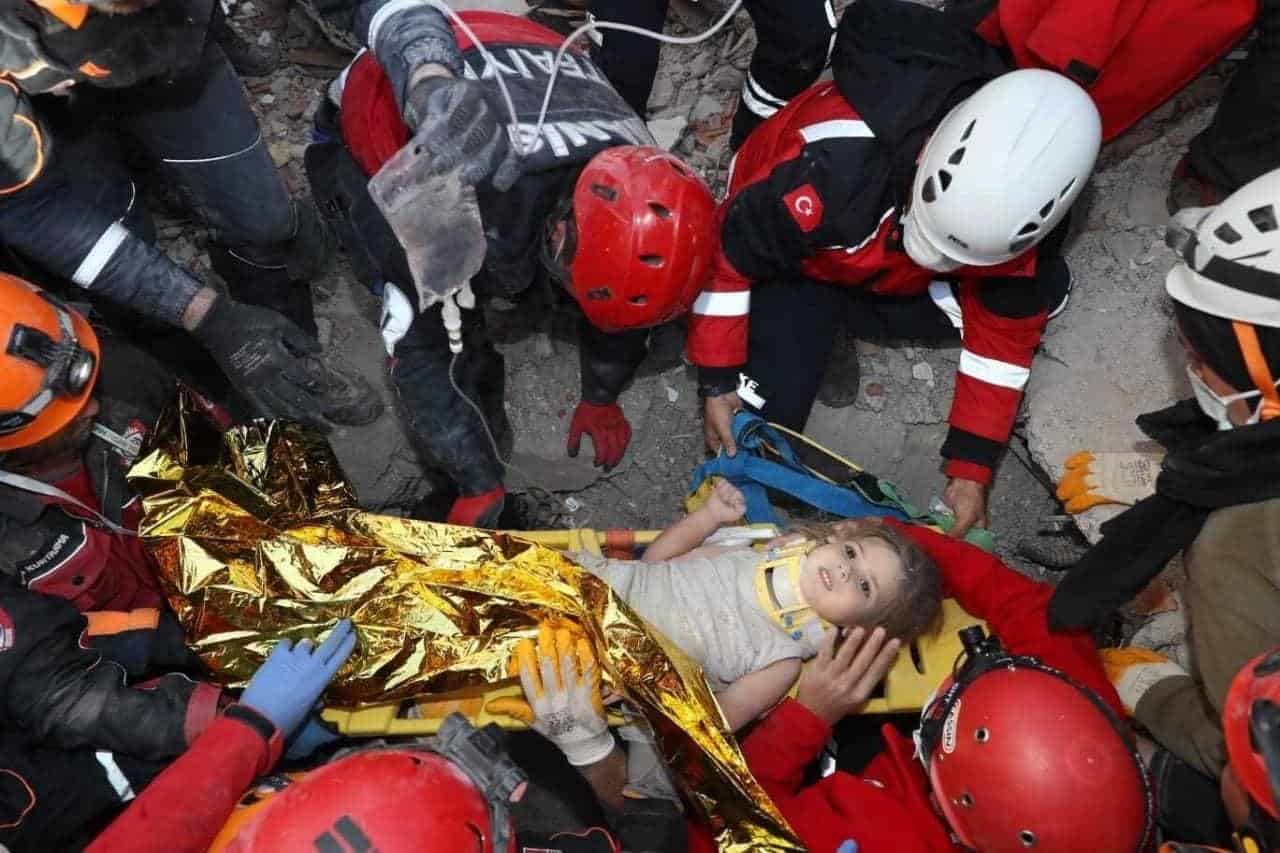 انتشال طفلة زلزال تركيا 