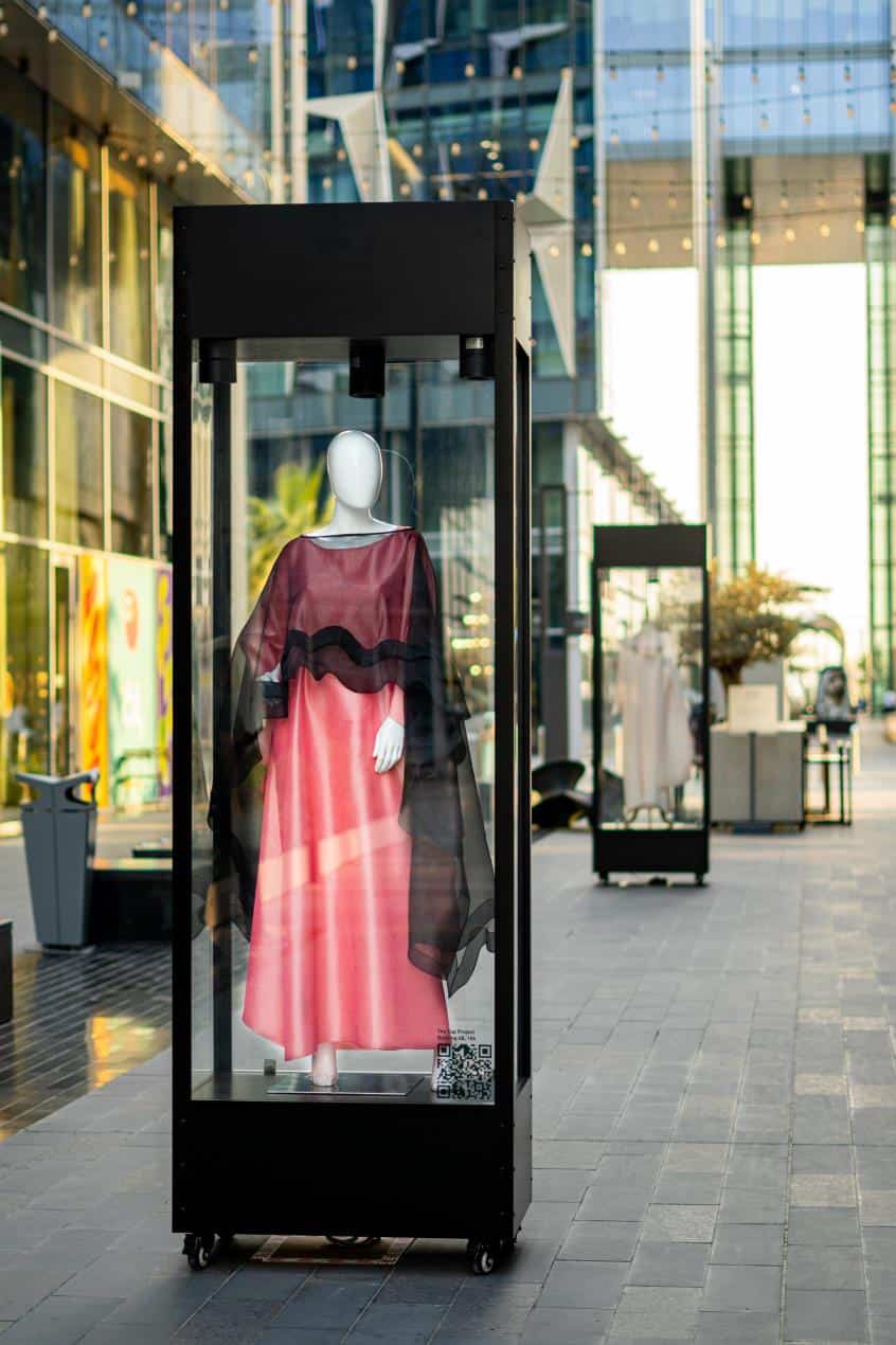 حيّ دبي للتصميم يطلق معرض " فاشن شوكيس "للأزياء