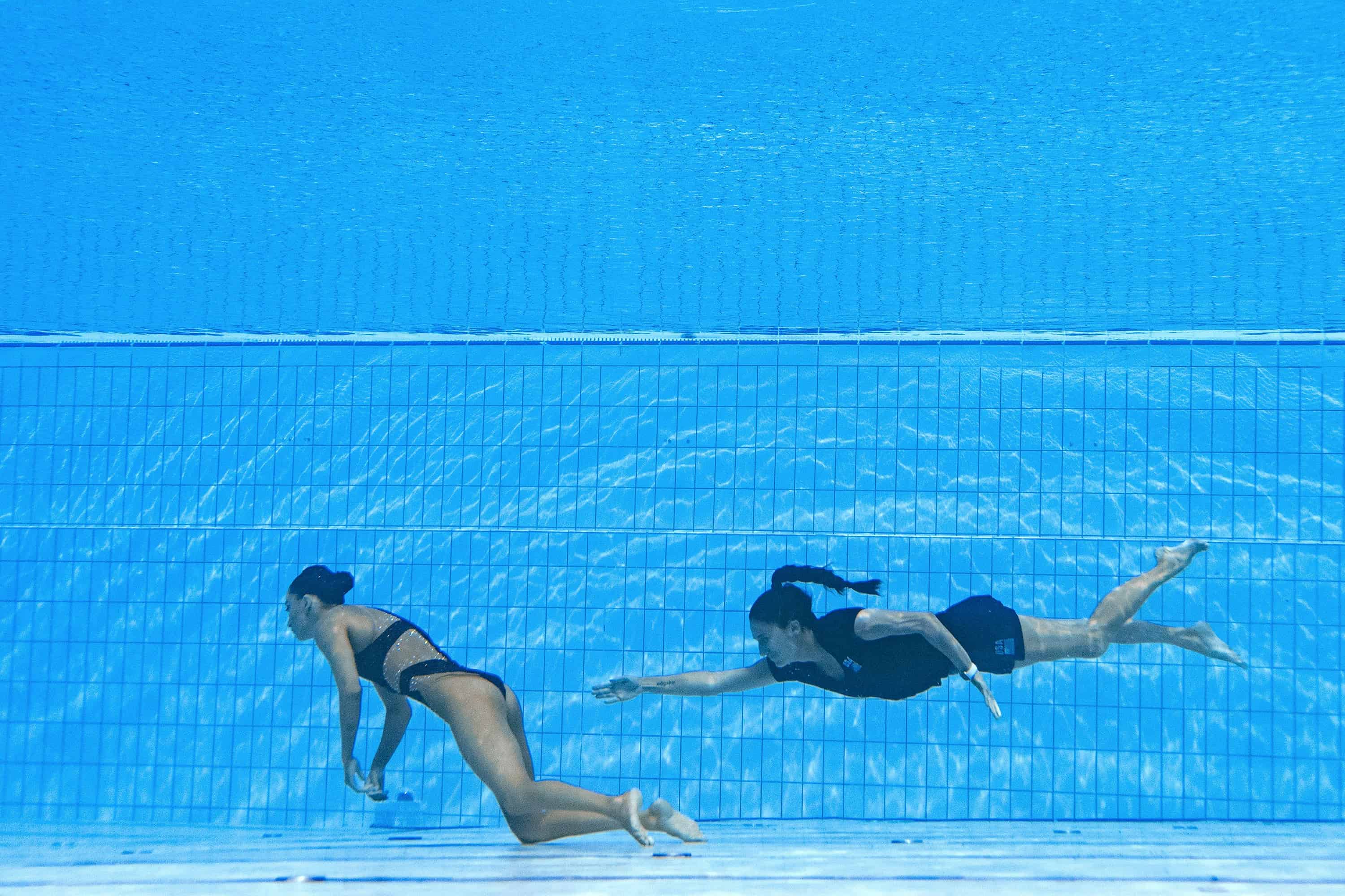 انقاذ سباحة بطريقة دراميتيكية