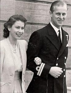 مع زوجته الملكة إليزابيث 