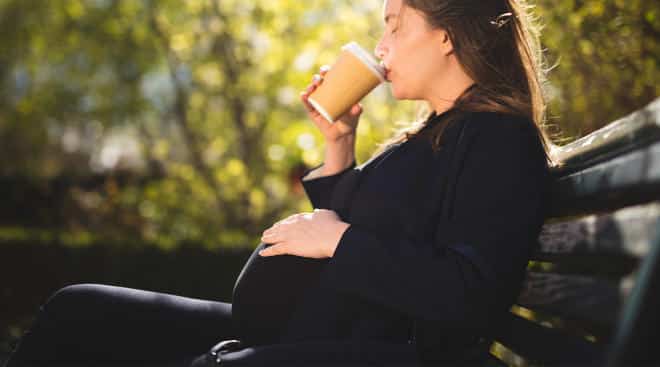 شرب القهوة الحامل الجنين