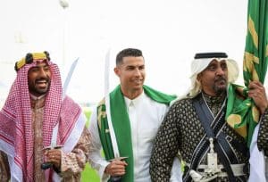 كريستيانو رونالدو بالزي السعودي في يوم التأسيس 