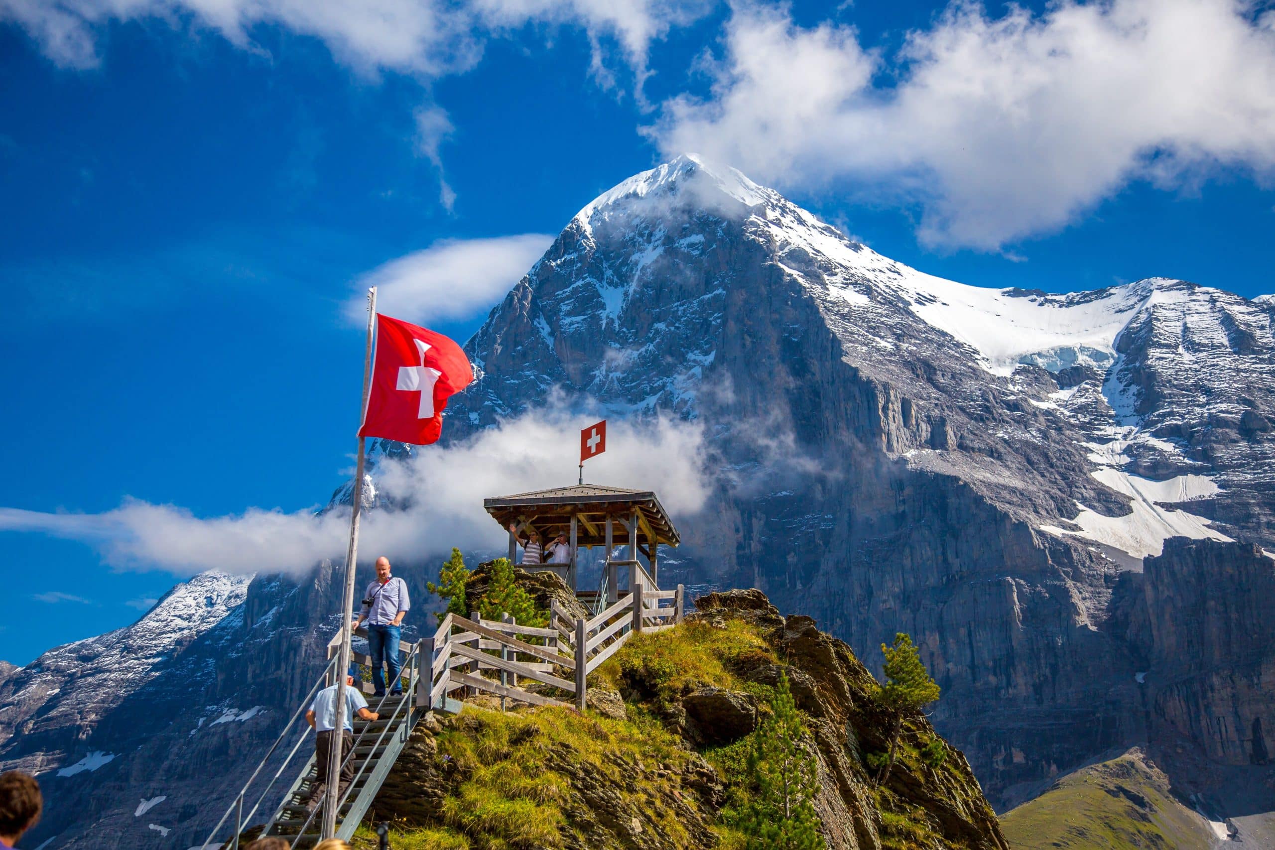 سويسرا بلد الطبيعة الساحر